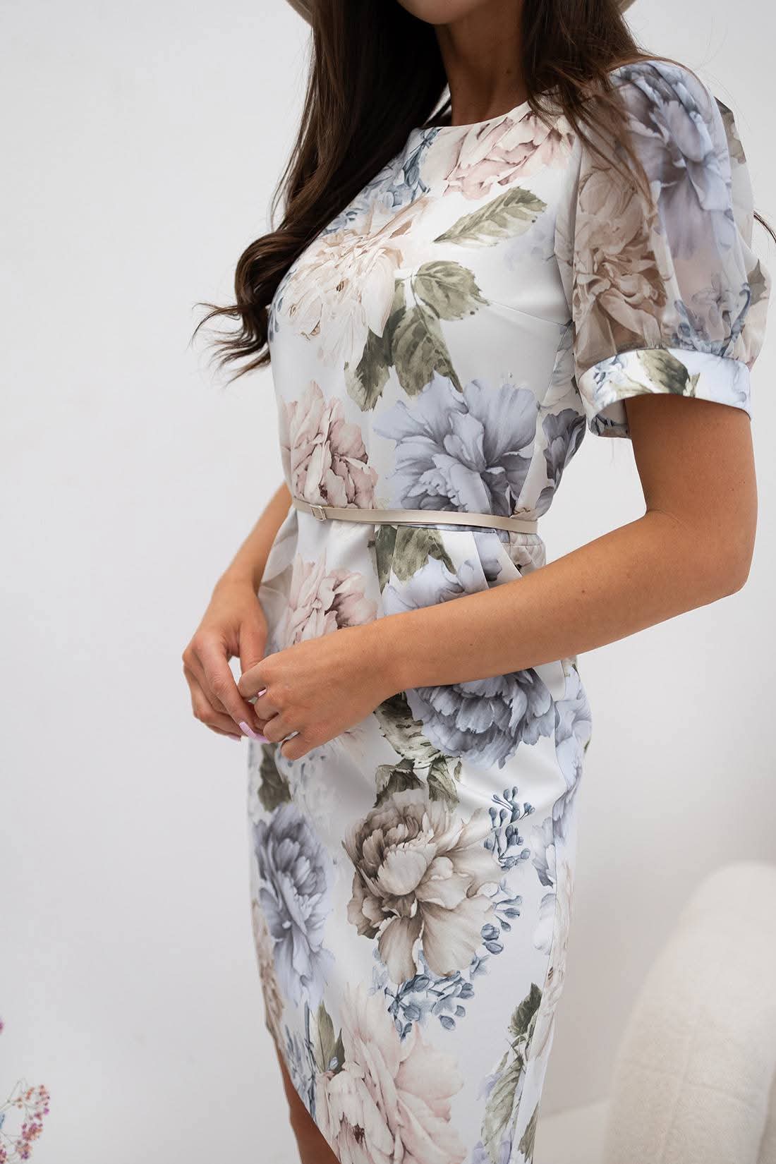 Cocktail party dress with floral print and sheer short sleeves
